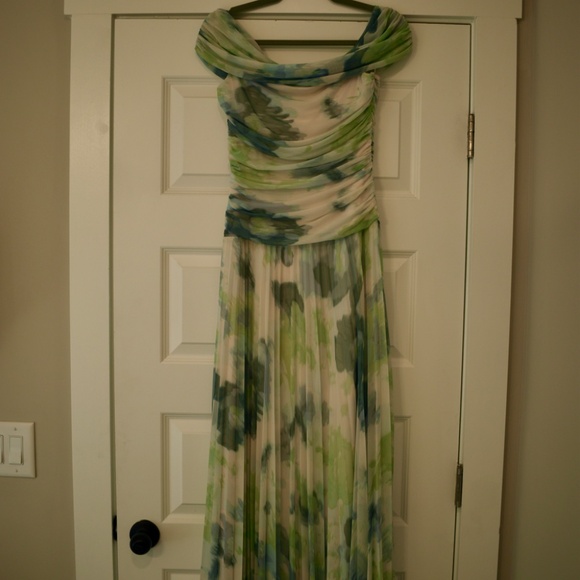 Abercrombie & Fitch Drop-Waist Mesh Maxi Dress - Picture 4 of 5